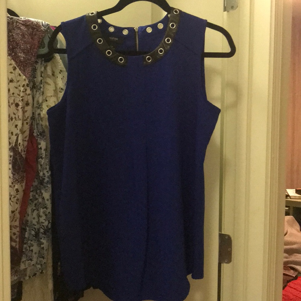 Blue blouse with black leather collar